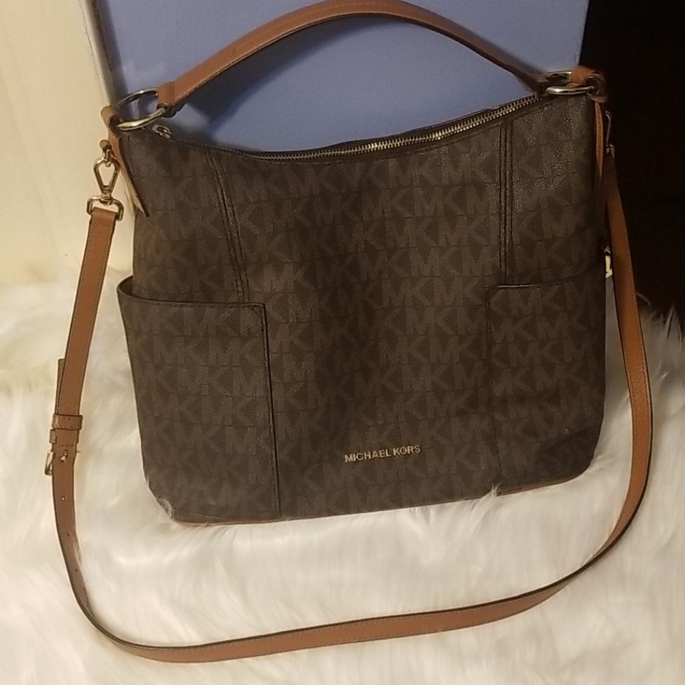 Micheal Kors purse